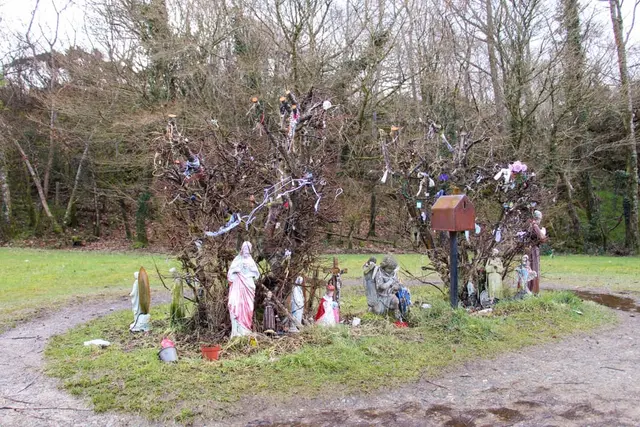 Doon well and Doon Rock